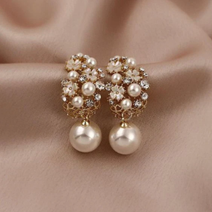 Elegant Flower Pearl Earrings