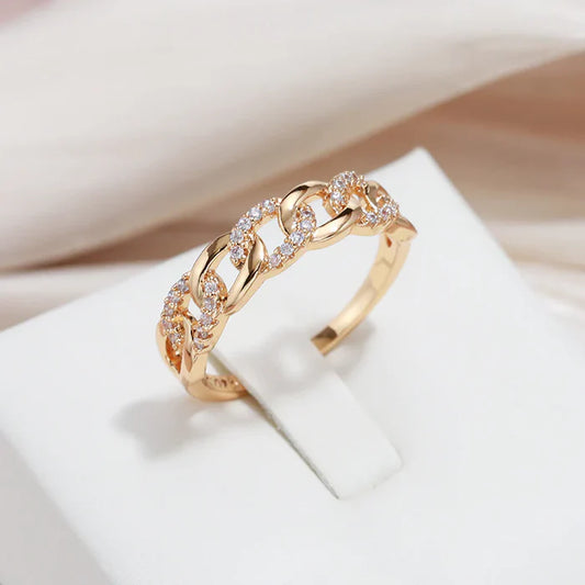 Elegant chain-shaped gold ring