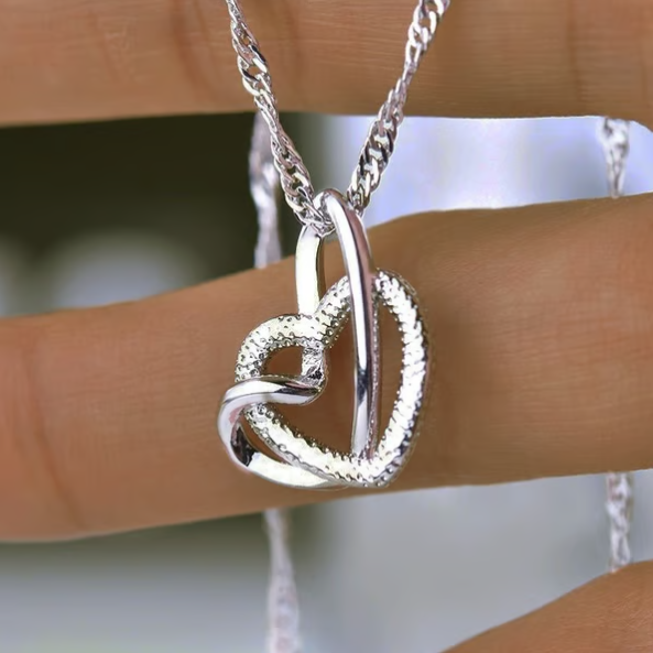 💞Interlocking Heart Necklace -👩‍❤️‍👩''God put us together to be sisters by heart''💝